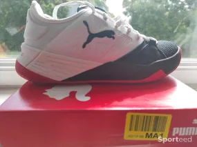 Chaussure de hand puma accelerate turbo nitro 37,5 neuf Ajouté le : 27/08/2023