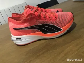Chaussures Puma Deviate Nitro Lava Blast Puma Black neuf Ajouté le : 17/02/2023